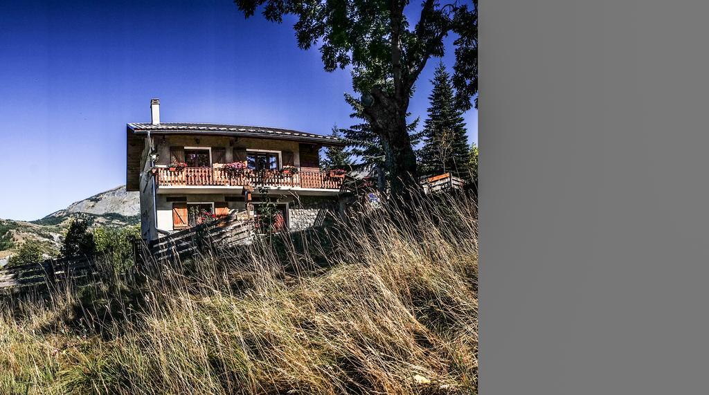 B&B Chalet La Providence Le Sauze Bagian luar foto