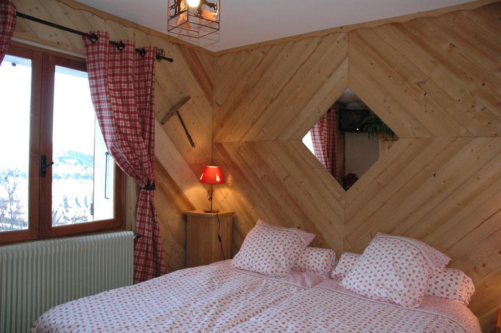 B&B Chalet La Providence Le Sauze Ruang foto