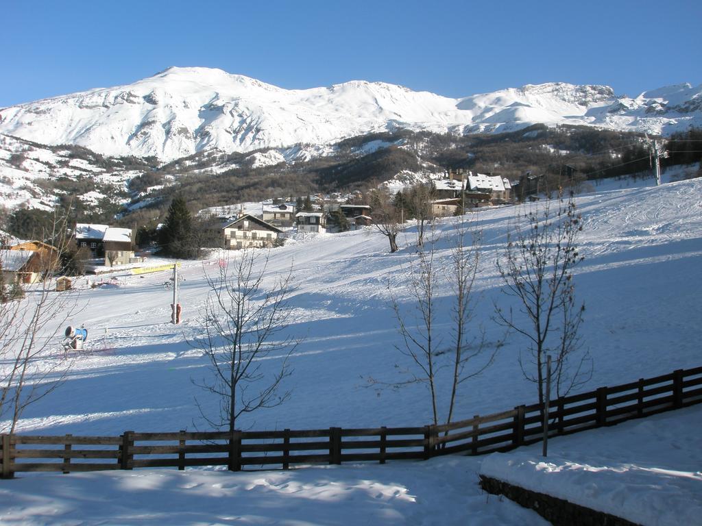 B&B Chalet La Providence Le Sauze Ruang foto